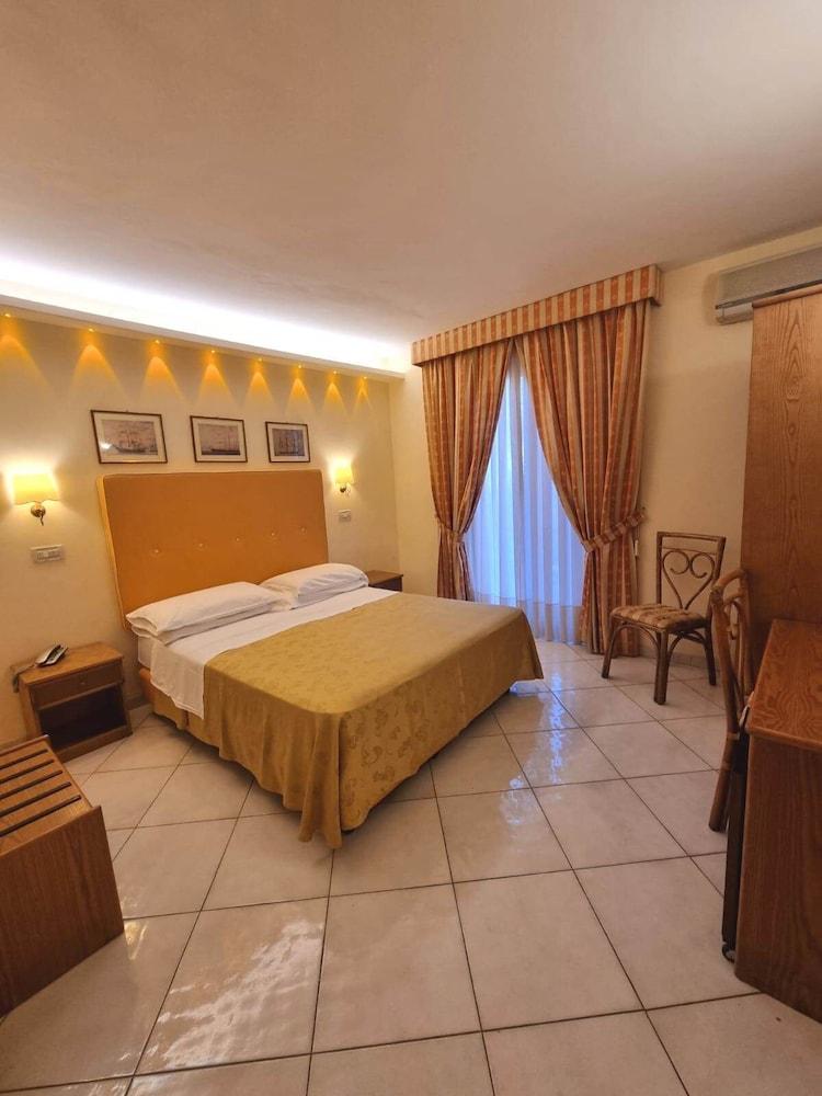 Hotel Girasole Península Sorrentina Exterior foto
