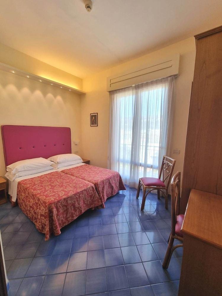 Hotel Girasole Península Sorrentina Exterior foto